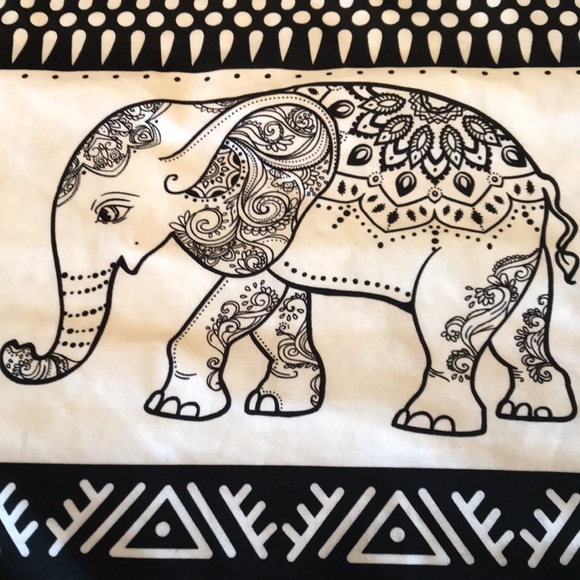 Elephant 🐘 inspired whimsical set of two pillowcases/shams - Picture 5 of 11